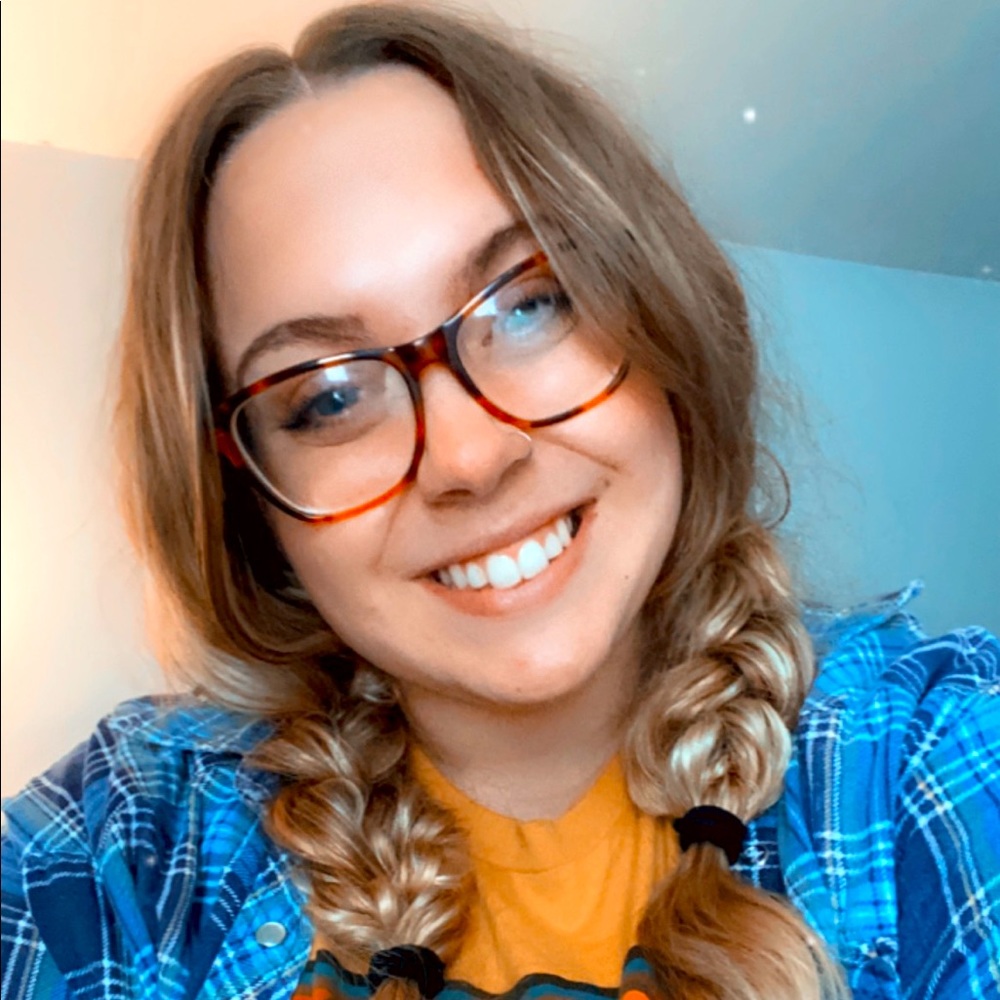 Meet your Posher, Danielle